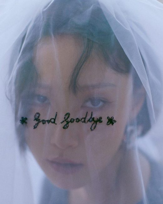 화사, ‘Good Goodbye’로 2주 연속 1위 달성